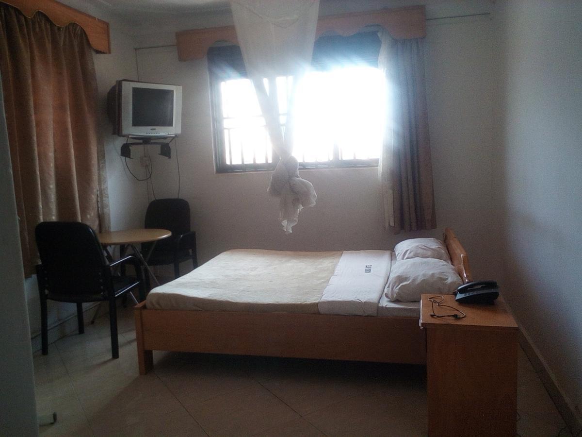 Mamba Hotel Kampala Buitenkant foto